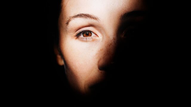woman left eye